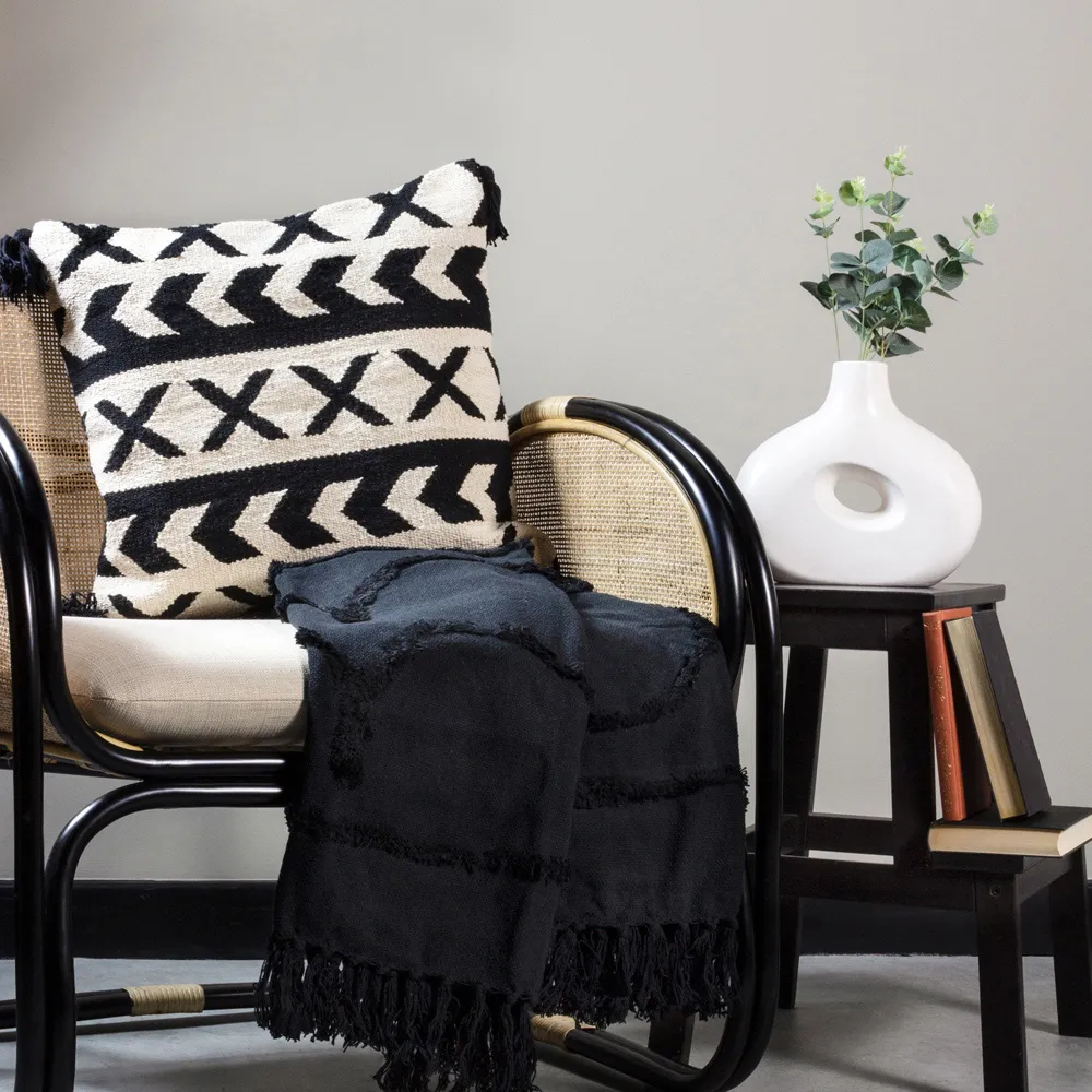 Jakarta Tufted Throw - Black