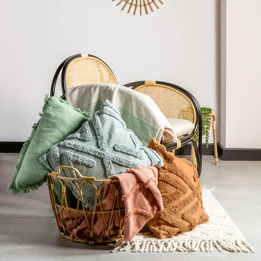 Jakarta Tufted Throw - Pink