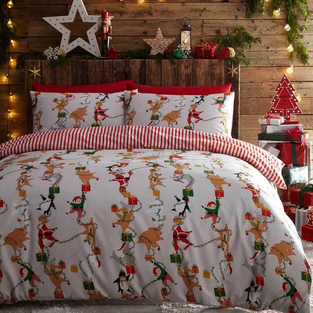 Santa's Workshop Toddler Duvet Cover Set - White image