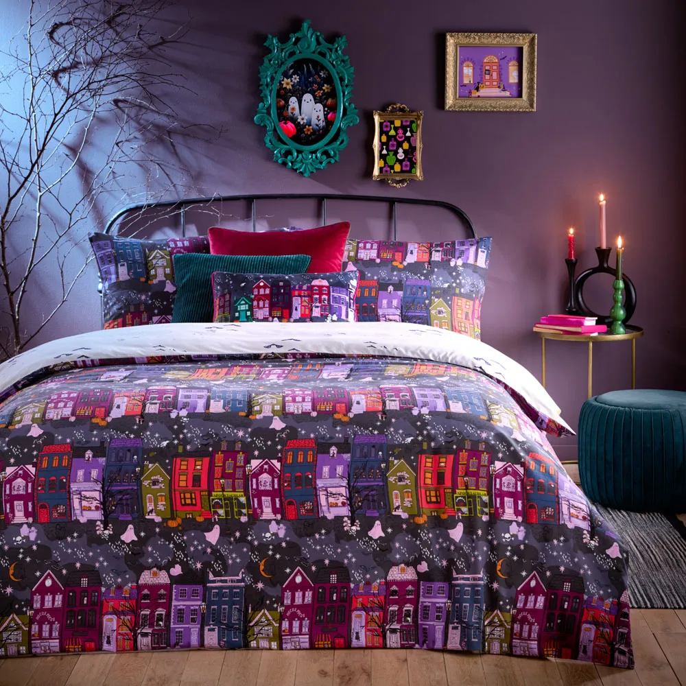 Single Creepy Town Reversible Duvet Set - Purple