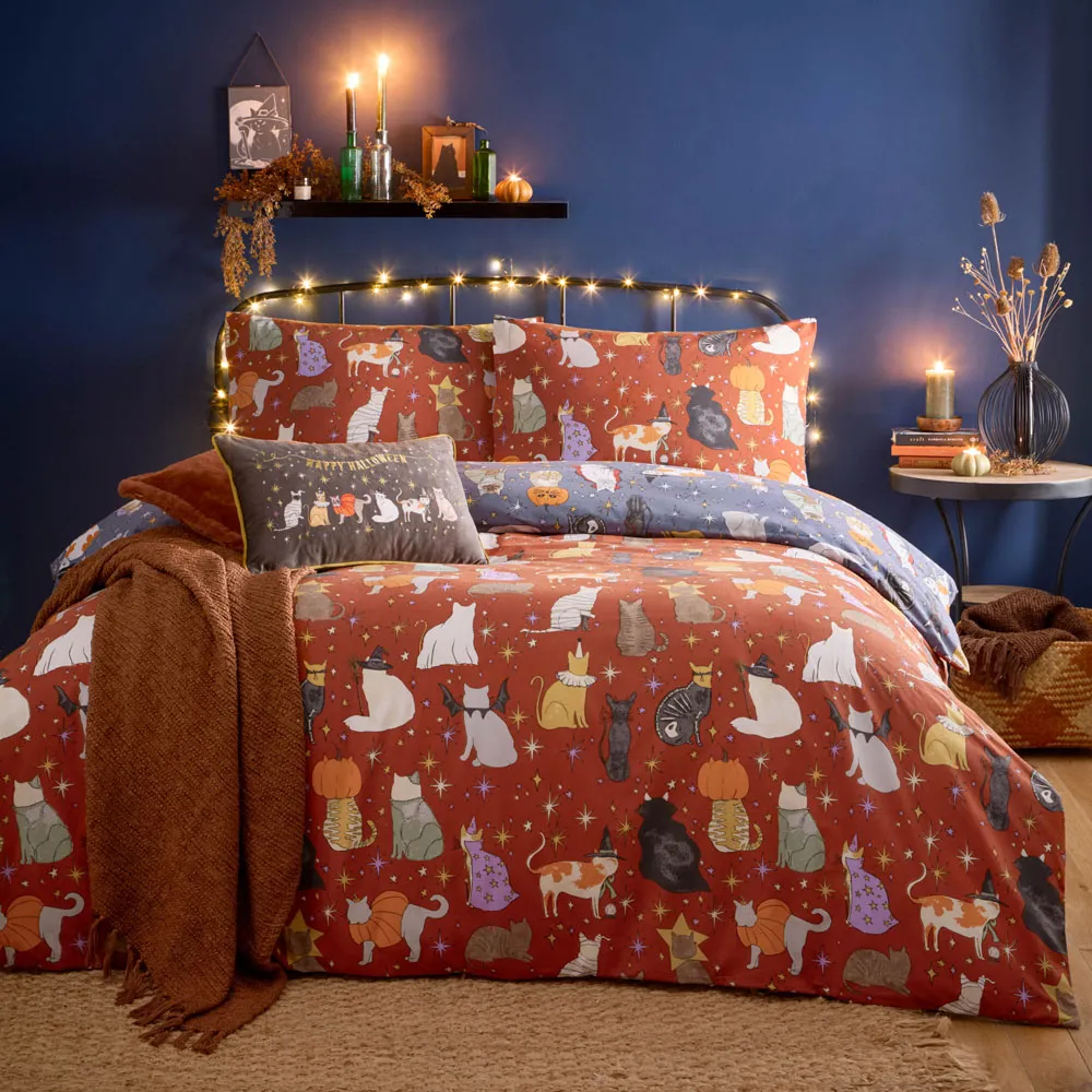 Super King Size Halloween Pawty Reversible Duvet Set - Multi