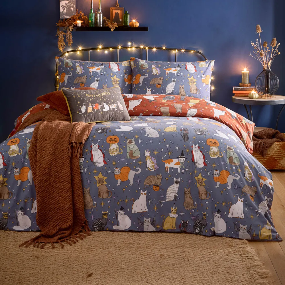 Super King Size Halloween Pawty Reversible Duvet Set - Multi
