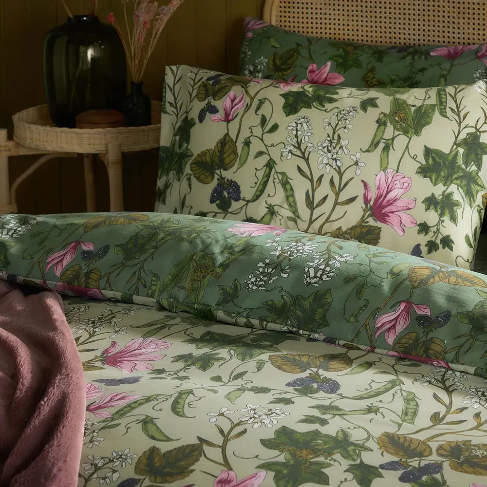 Super King Size Mystic Berry Floral Reversible Duvet Set - Green