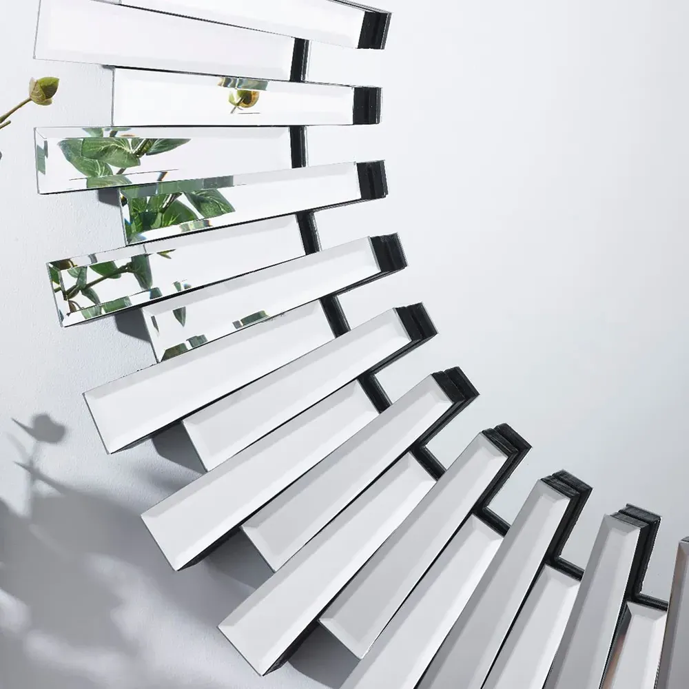 Astra Round Small 3D Mirror - Silver