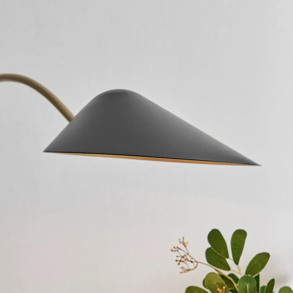 Daisy Triangular Wall Lamp - Black, Metal