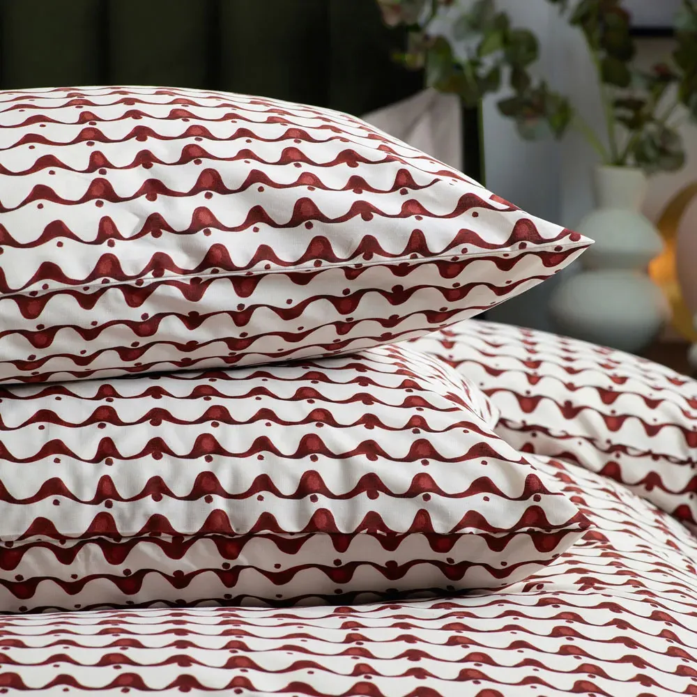 Avery Super King Duvet Set - Red, Cotton