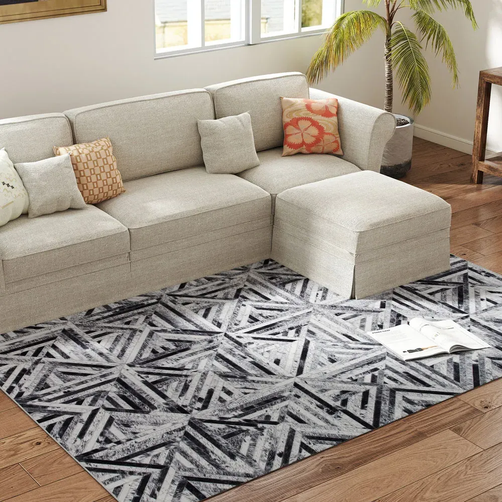 Triangle Pattern Chenille Non Slip Rug - Black, Chenille