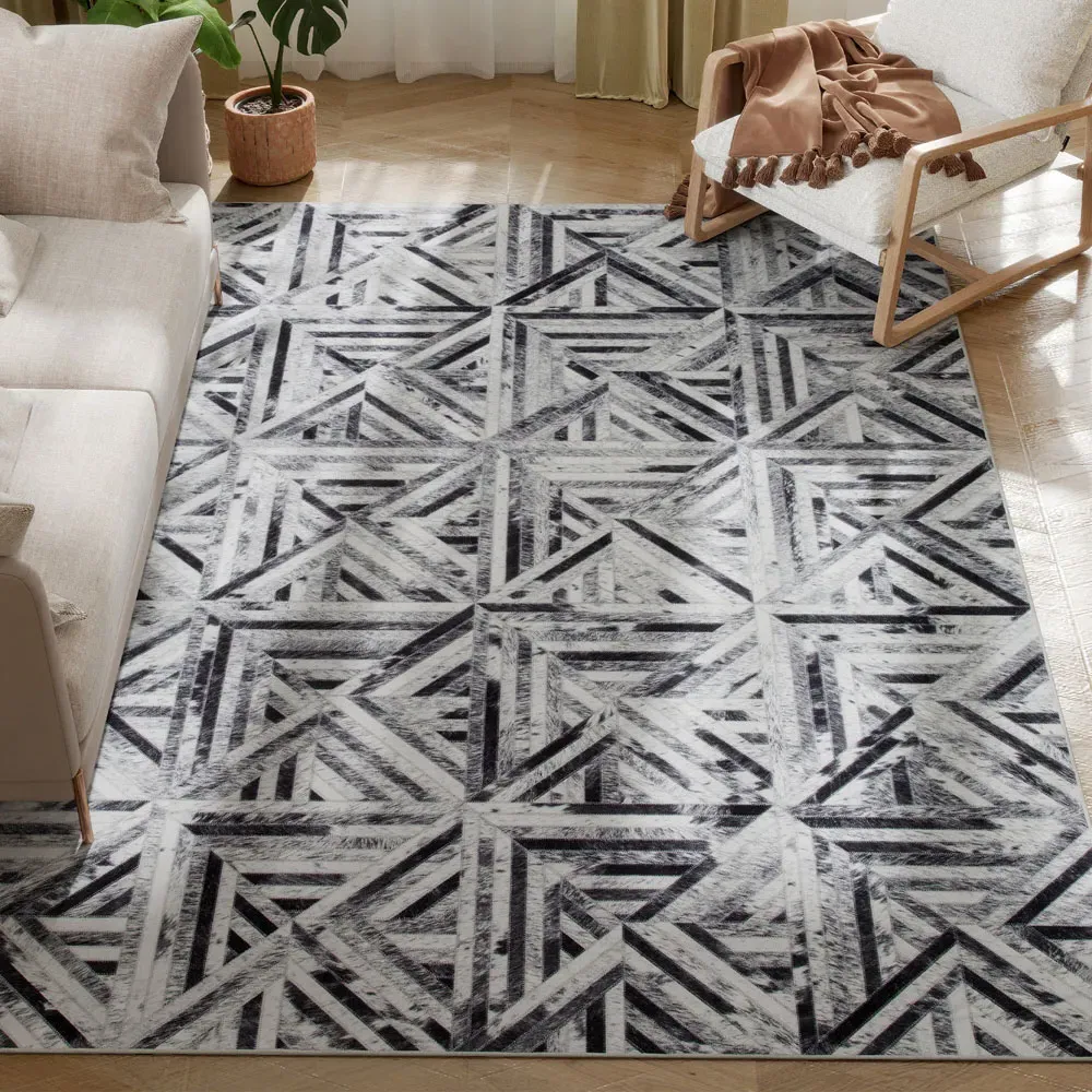 Triangle Pattern Chenille Non Slip Rug - Black, Chenille