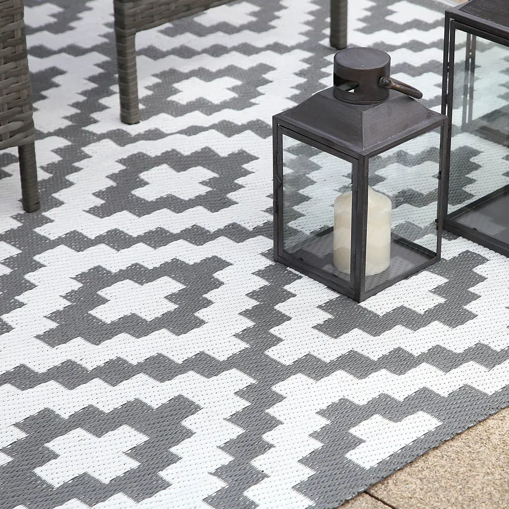 Divan Saturn Outdoor Rug 160 x 230cm - Multi, Polypropylene