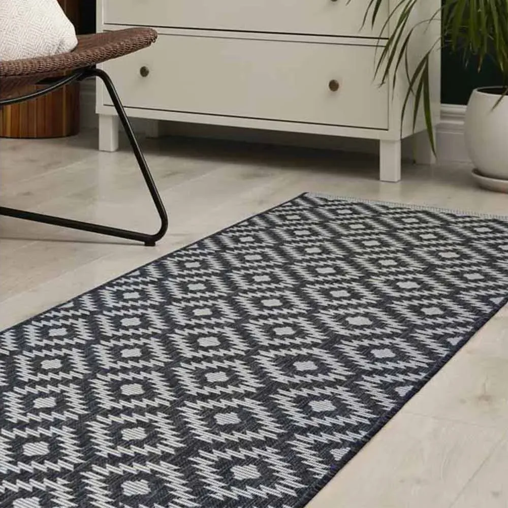 Genesis Black Runner - Black