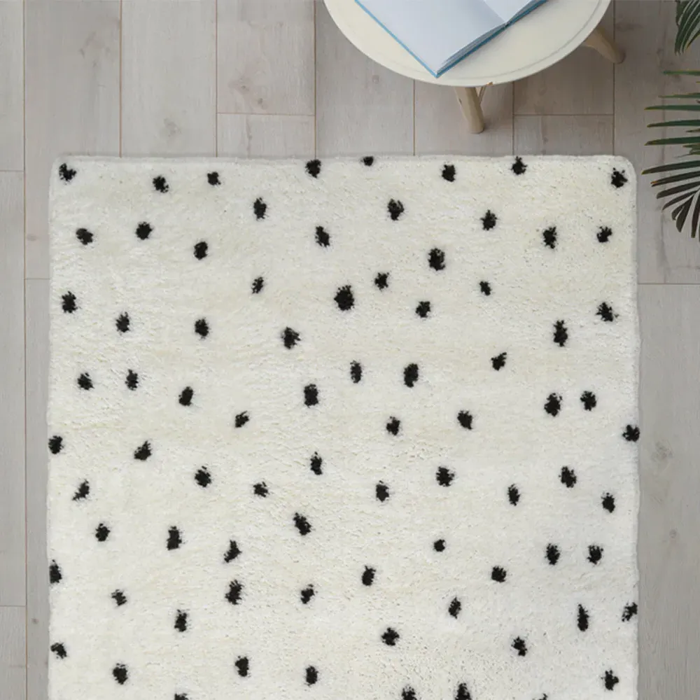 Monochrome Snug Spotty Shaggy Rug - White, Polyester