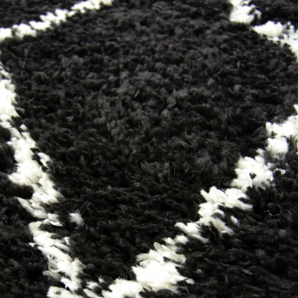 Snug Nomadic Shaggy Rug - Black, Polyester