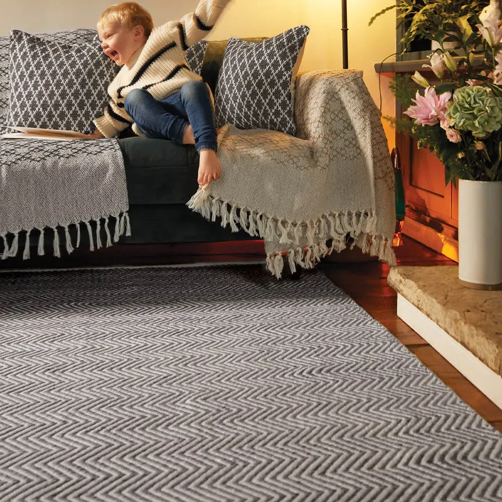 Woven Herringbone Rug - Grey