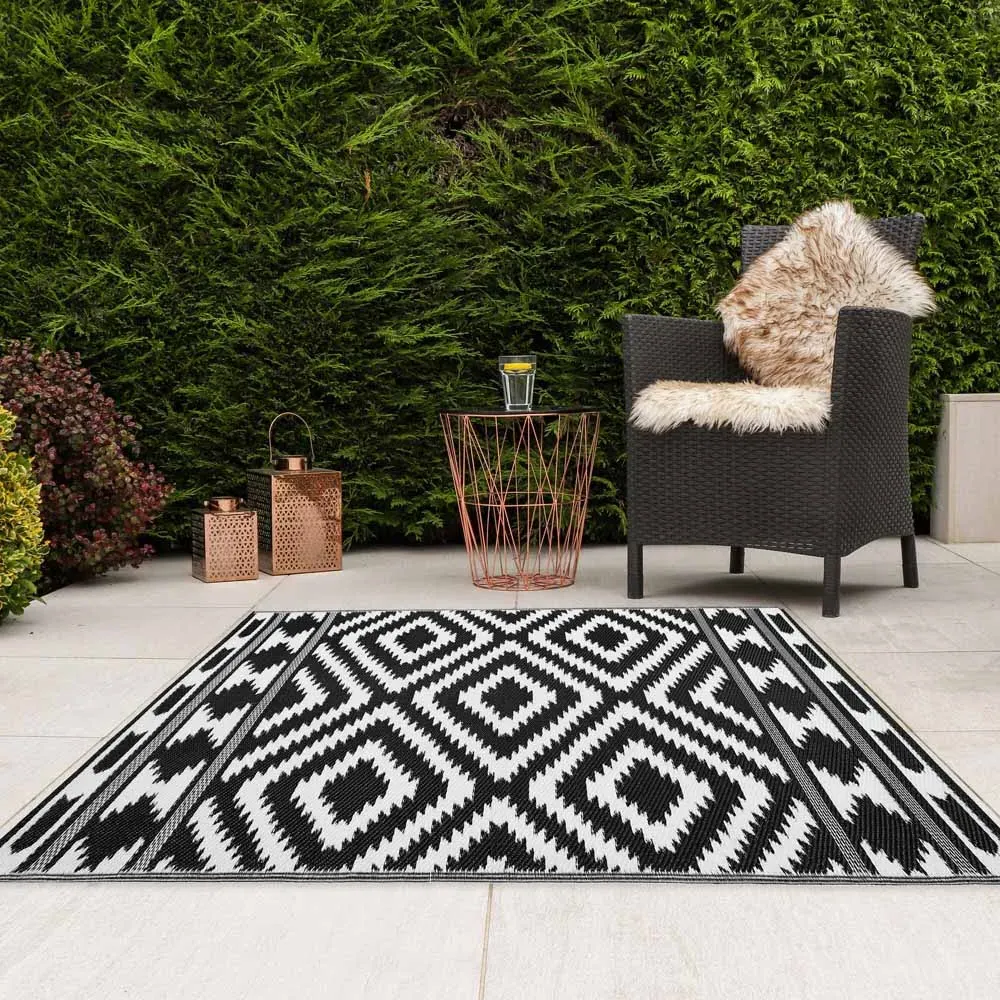Aztec Outdoor Rug - Black, Polypropylene