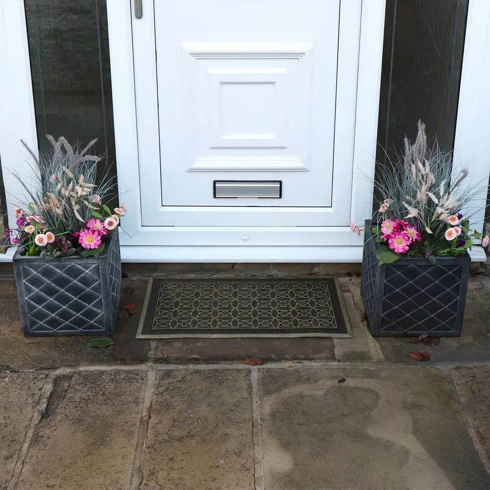 Circles Havana Rubber Pin Doormat - Black