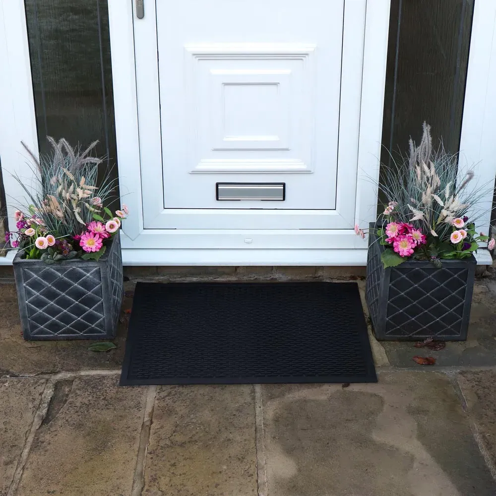 Olympus Large Rubber Scraper Doormat - Black