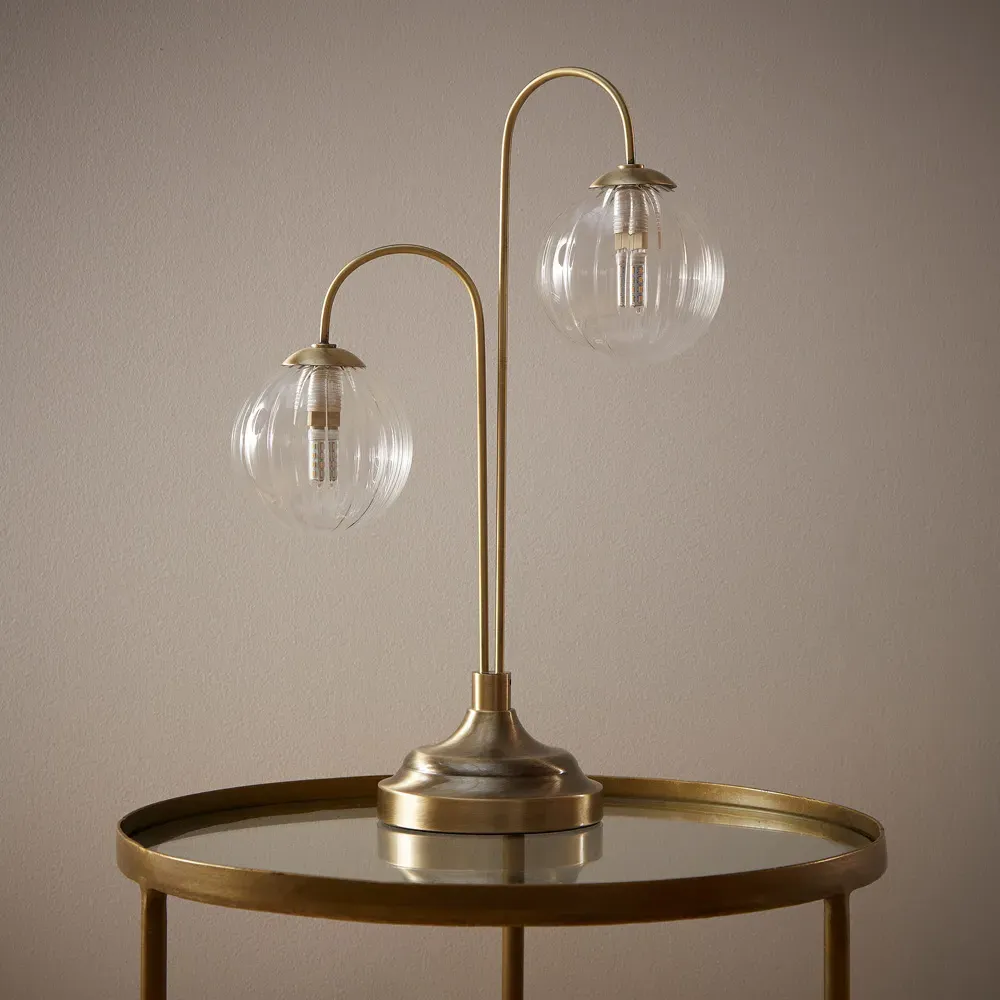 Newhaven 2 Way Ribbed Glass Table Lamp - Antique Brass