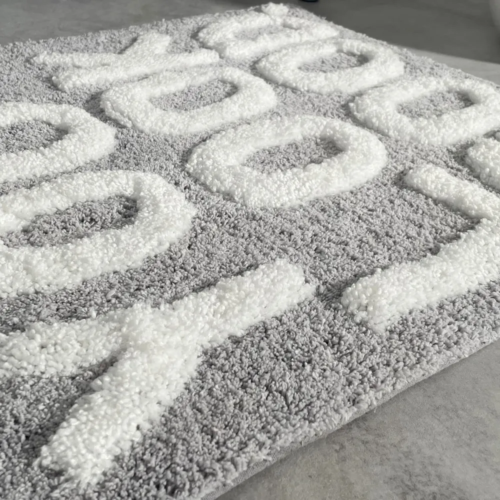 You Look Good Slogan Bath Mat - Grey