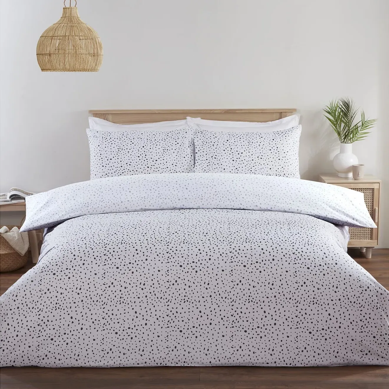 Dotty Double Duvet Set - White, Polyester
