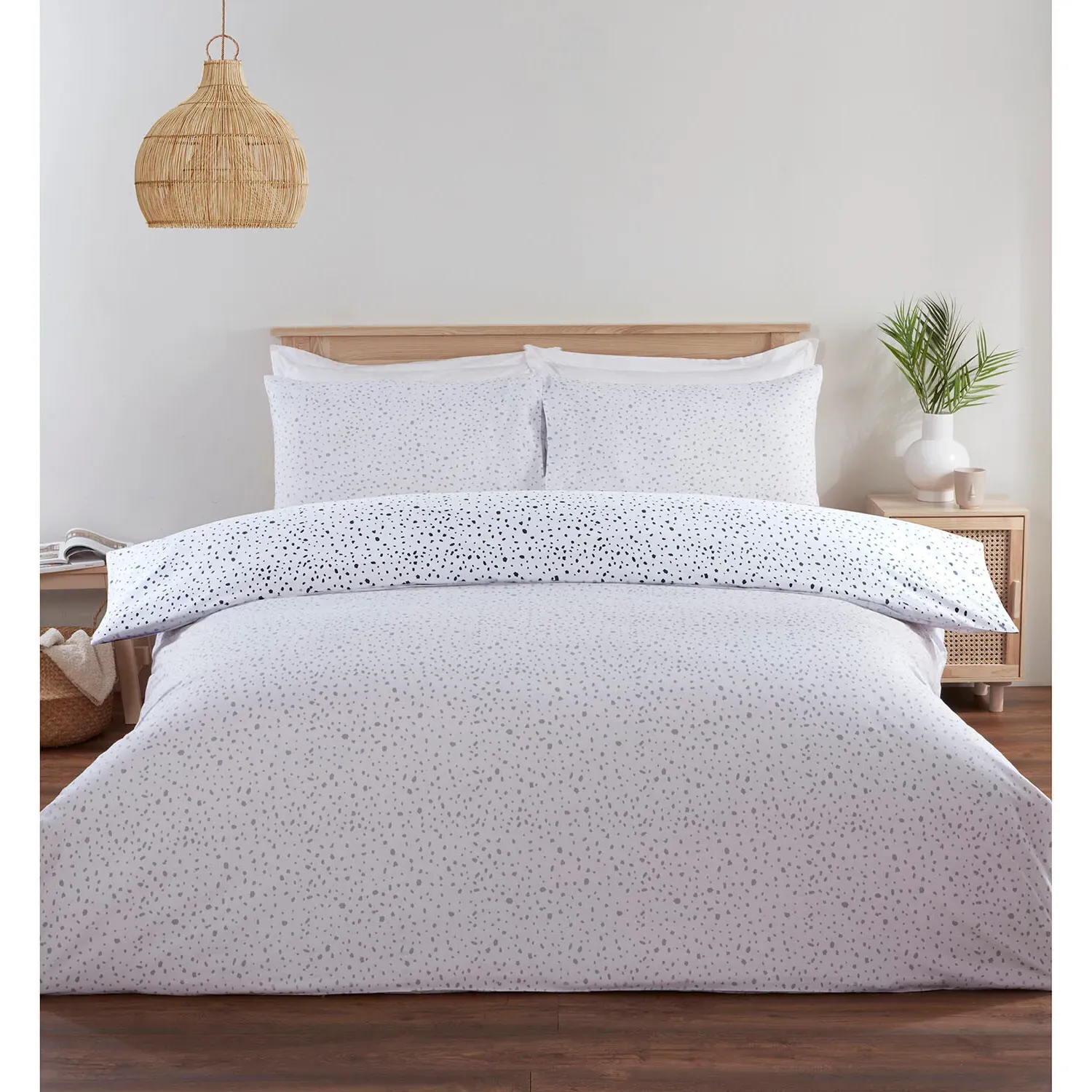 Dotty King Size Duvet Set - White, Polyester