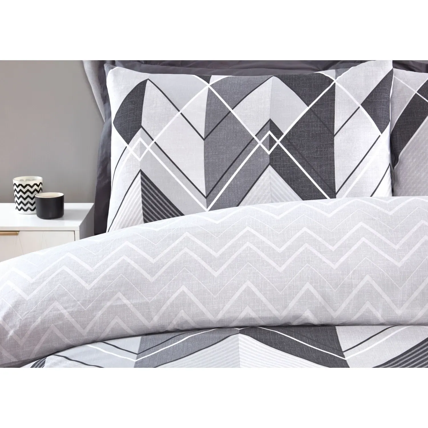 Home Chevron King Size Duvet Set - Monochrome
