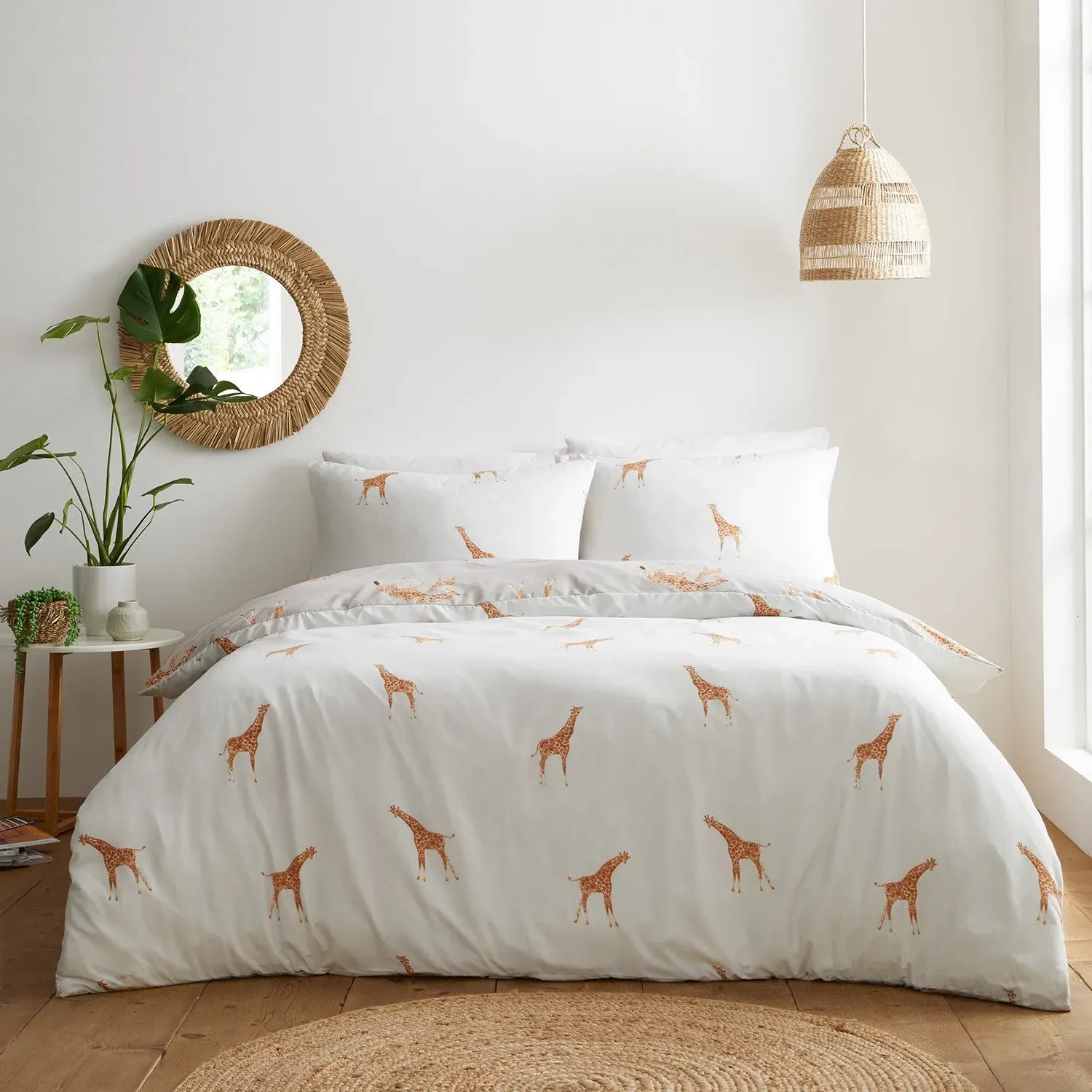 Home Giraffe Single Duvet Cover and Pillowcase Set - Natural image
