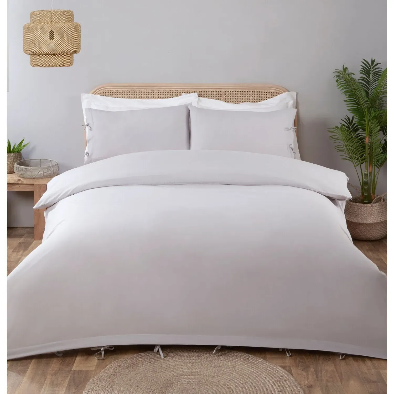 Home Moda King Size Duvet Cover Set with Ties - Silver