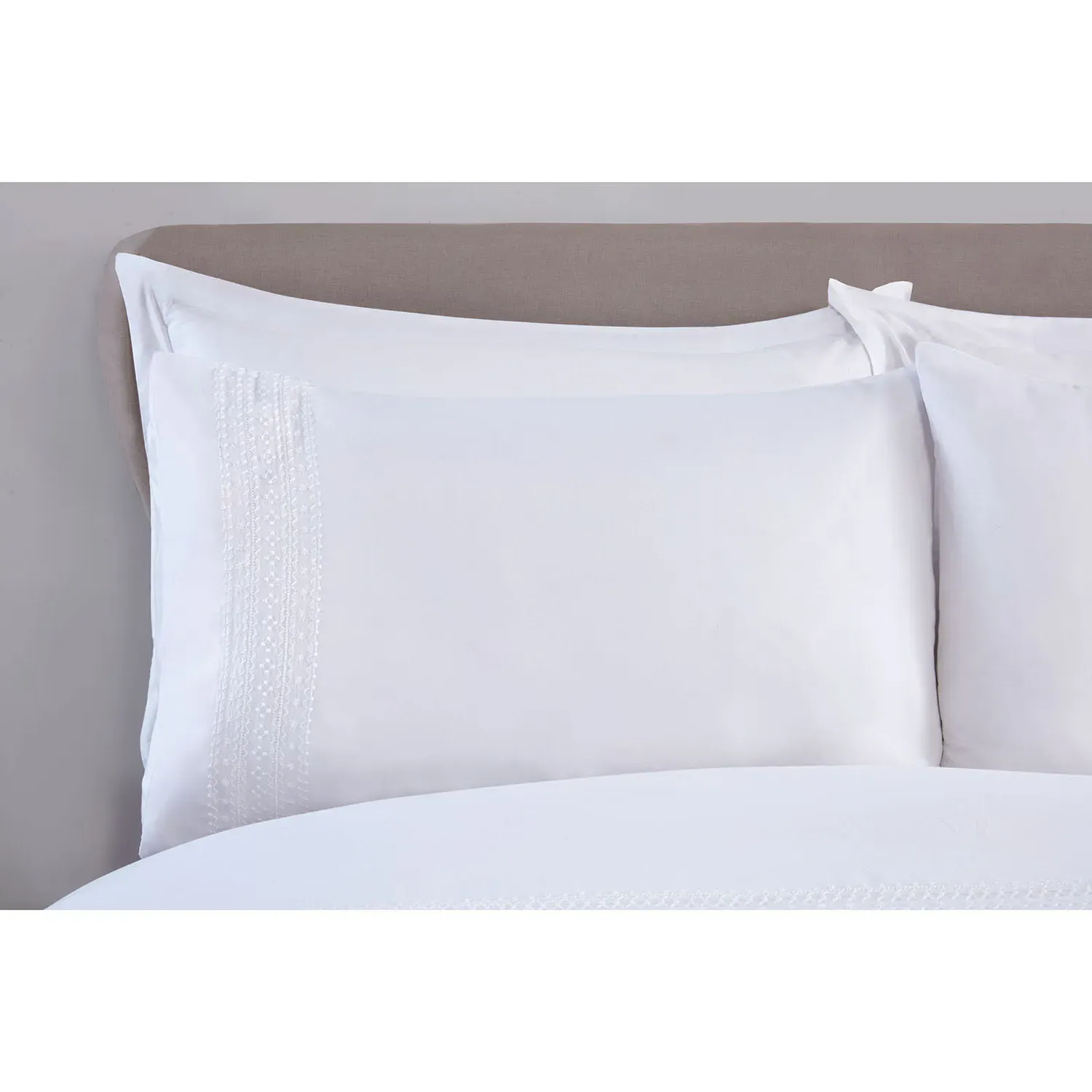 Ariah Embroidered King Duvet Set - White
