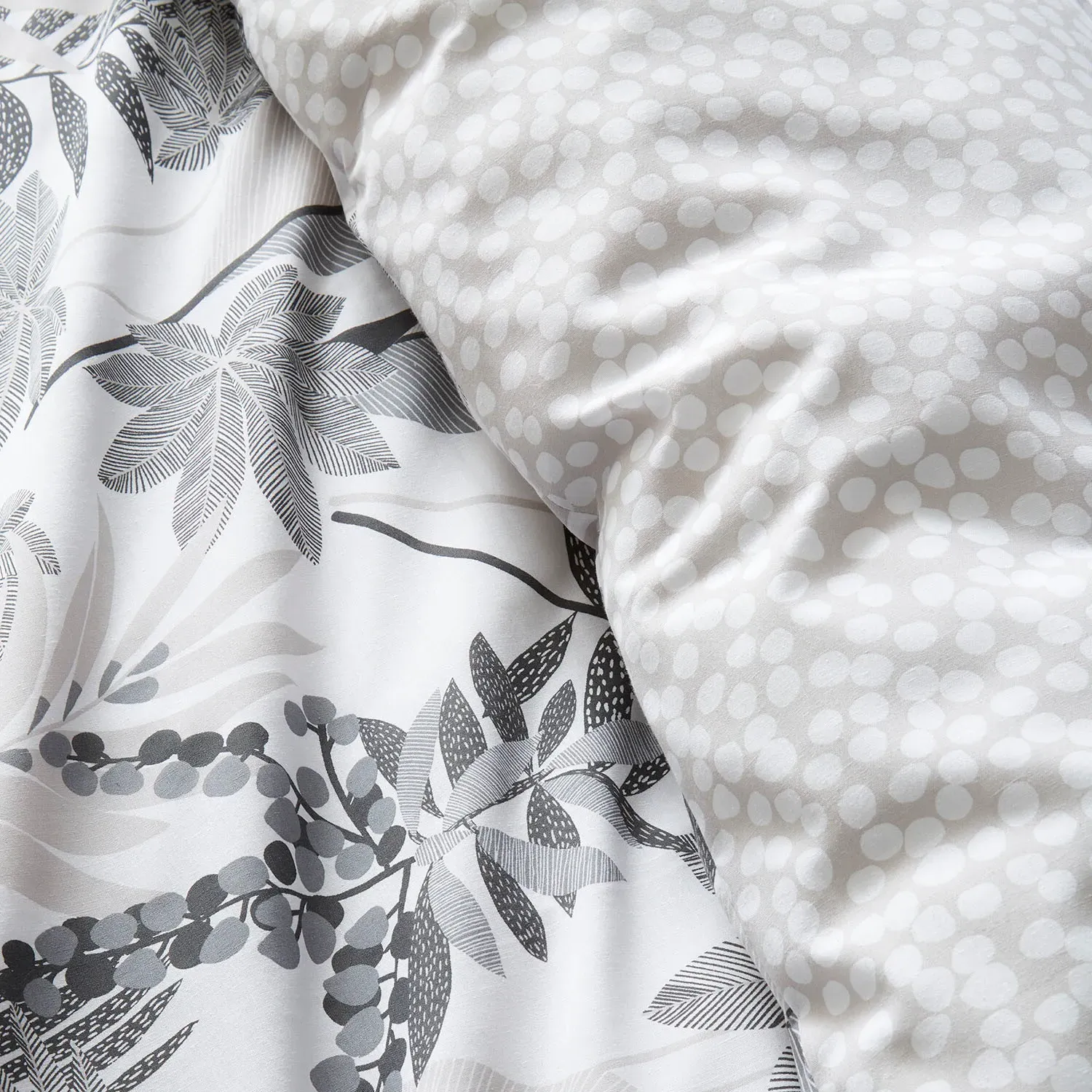 Attalea Double Duvet Set - Monochrome