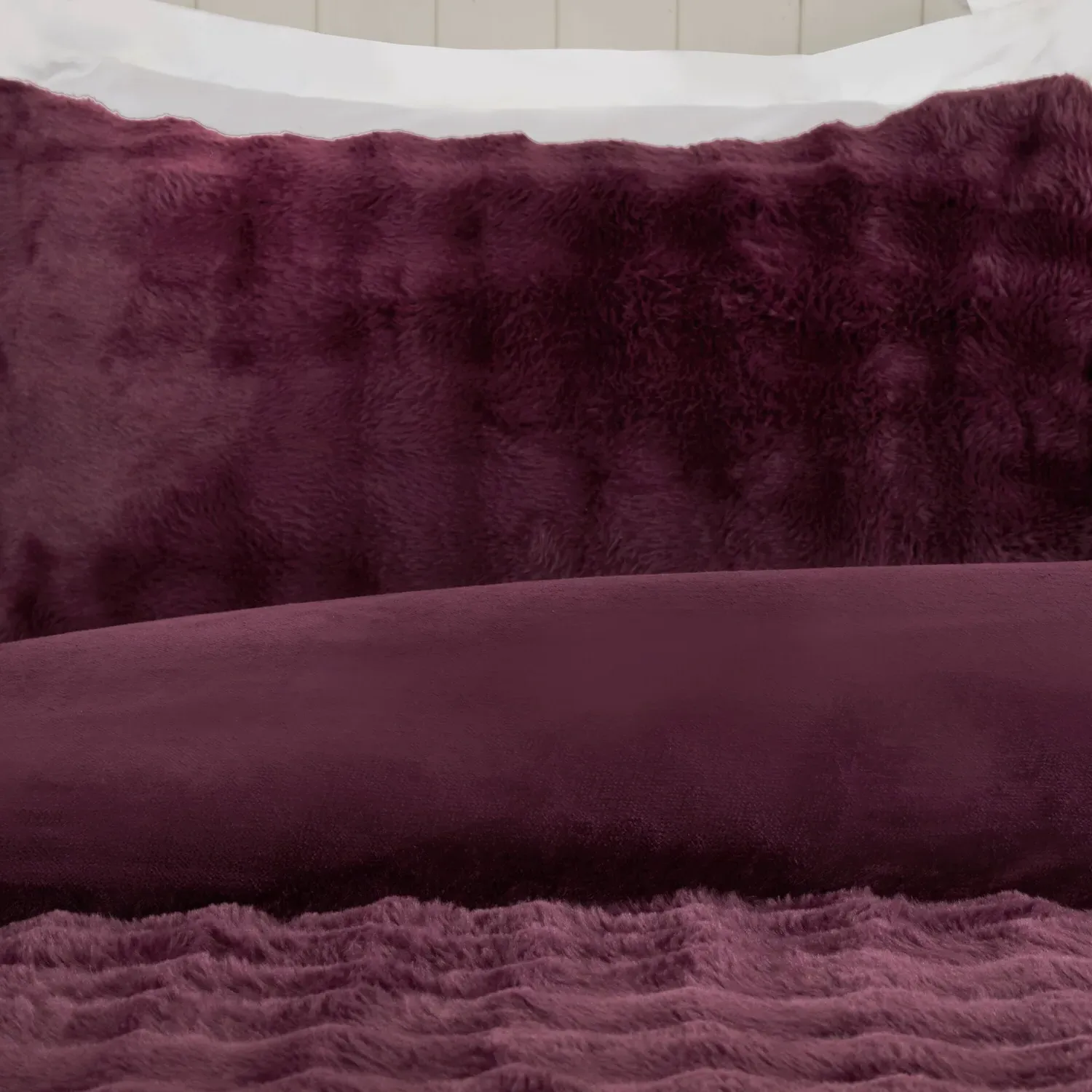 Aurora Double Faux Fur Duvet Set - Berry
