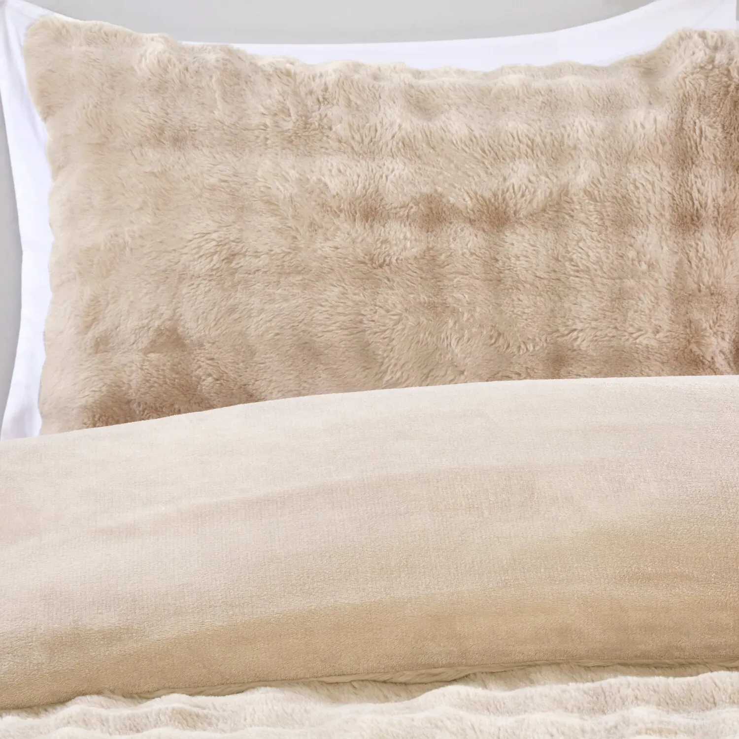 Aurora Super King Faux Fur Duvet Set - Champagne