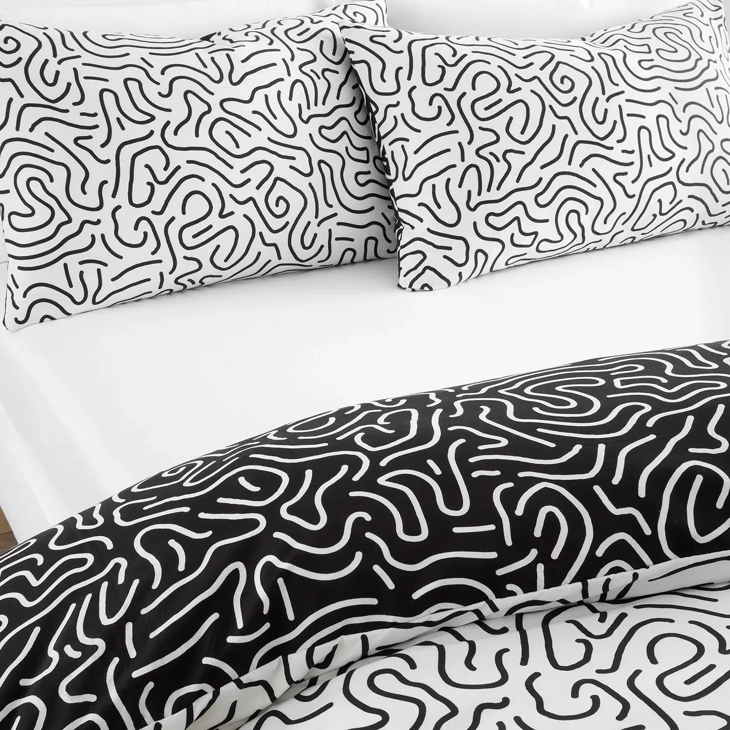 Berlin Doodle Single Duvet Set - White and Black, Polyester