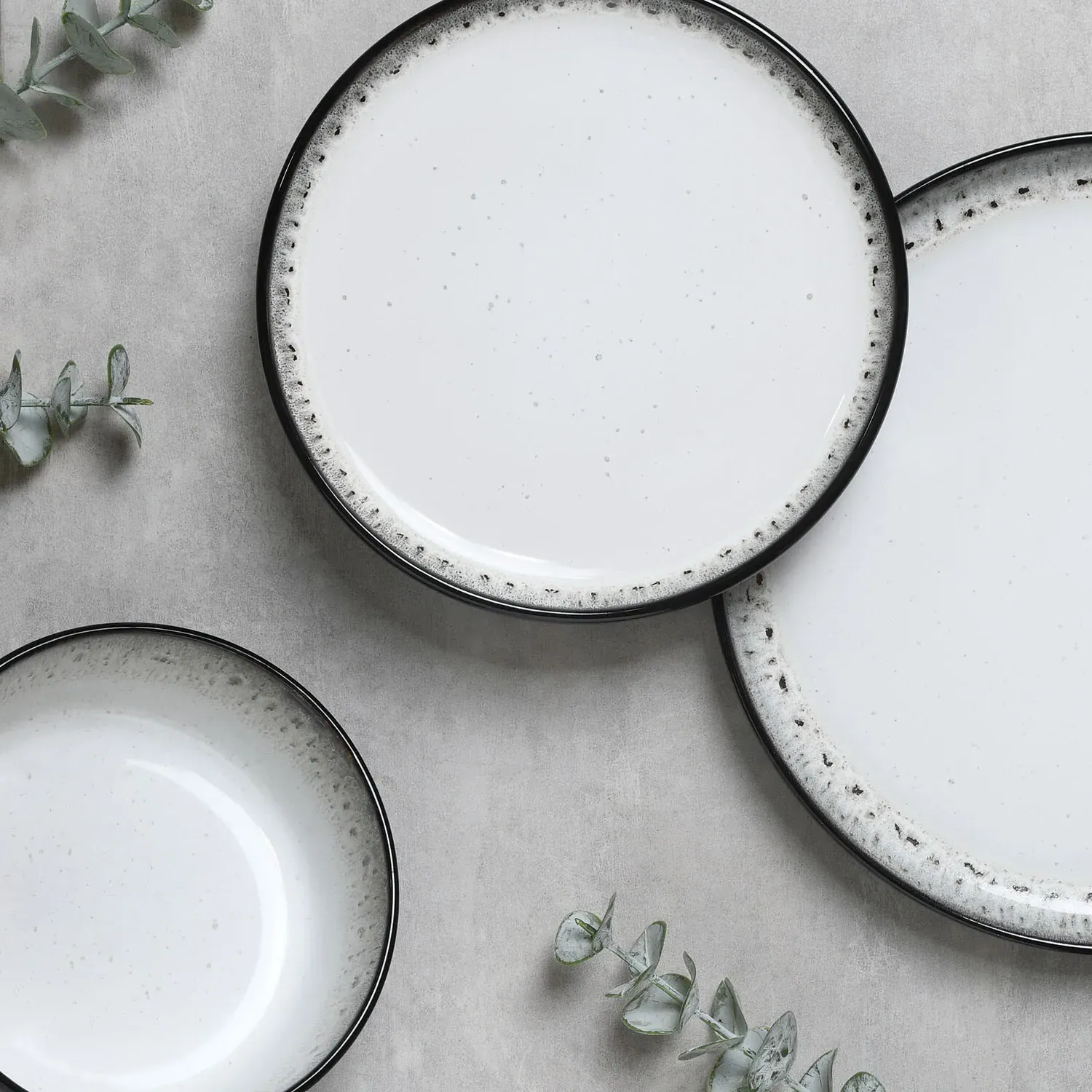 Black Kyanite Dinner Plate - Black, Stoneware