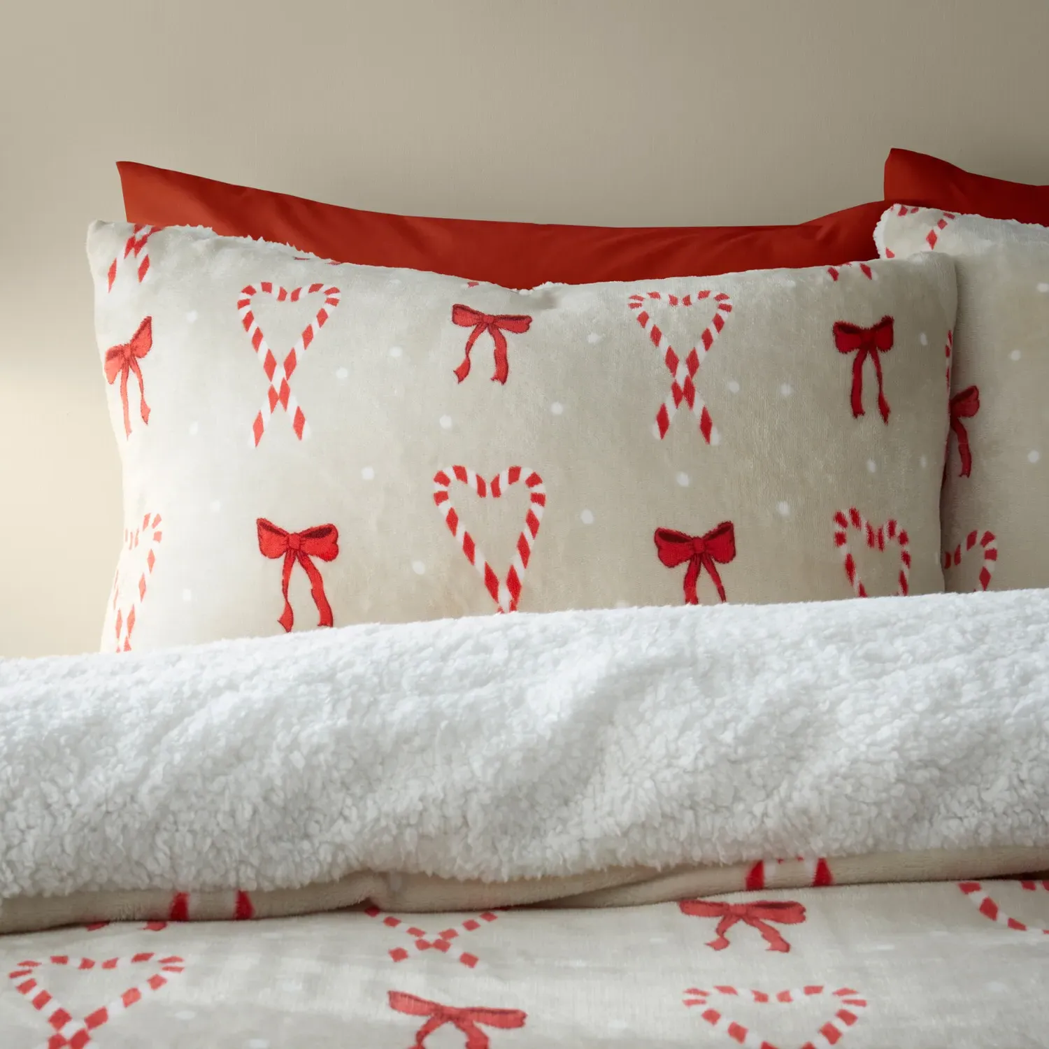 Candy Cane Hearts Single Duvet Set - Beige, Fleece