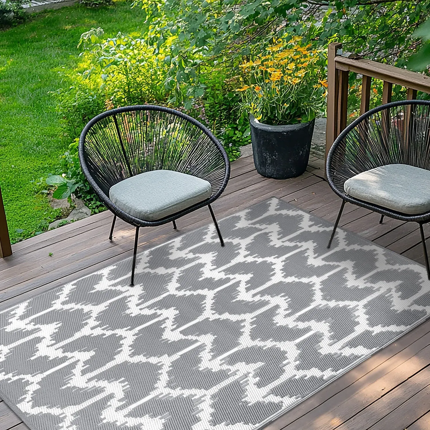 Chevron Breeze Outdoor Rug - Grey