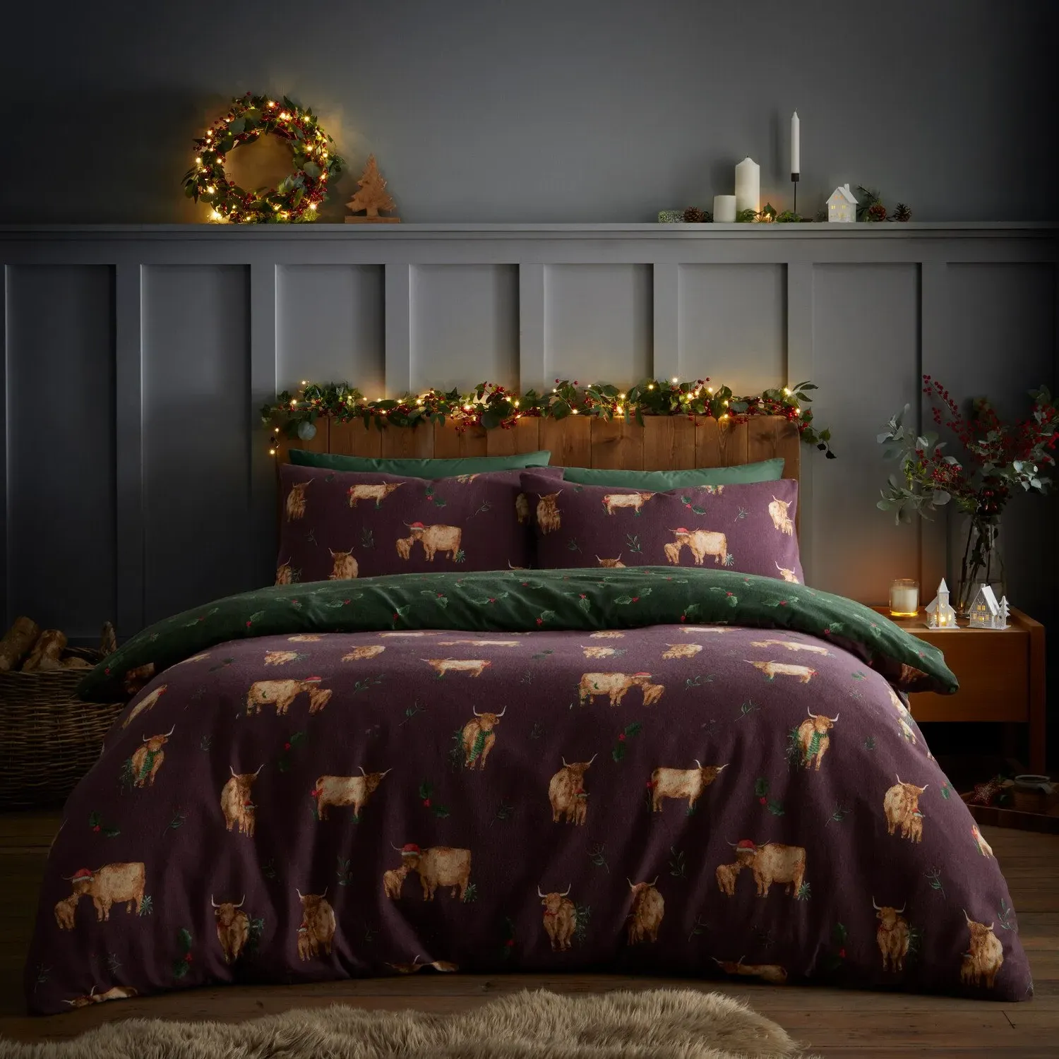 Christmas Highland Cows Duvet Set - Burgundy image