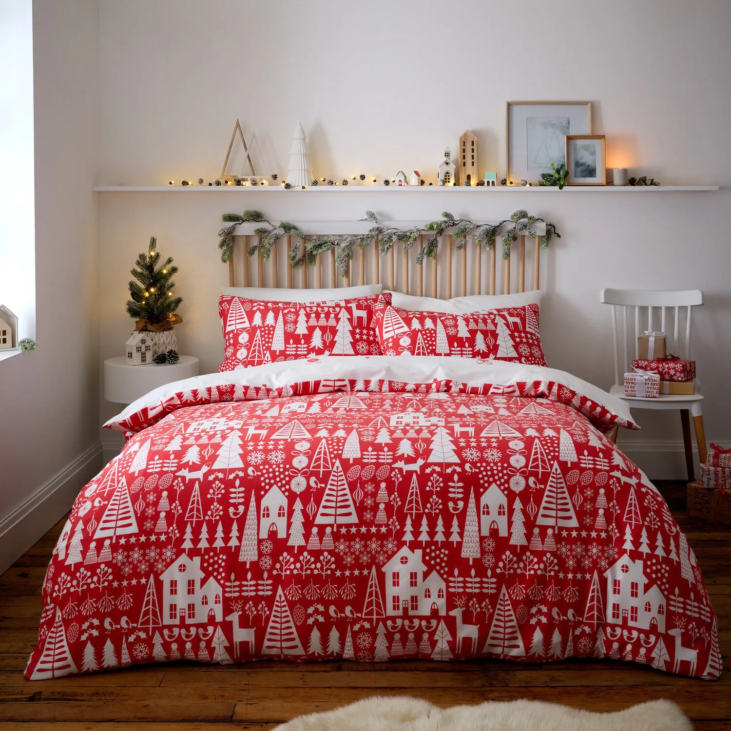 Christmas Houses Double Duvet Set - Red image