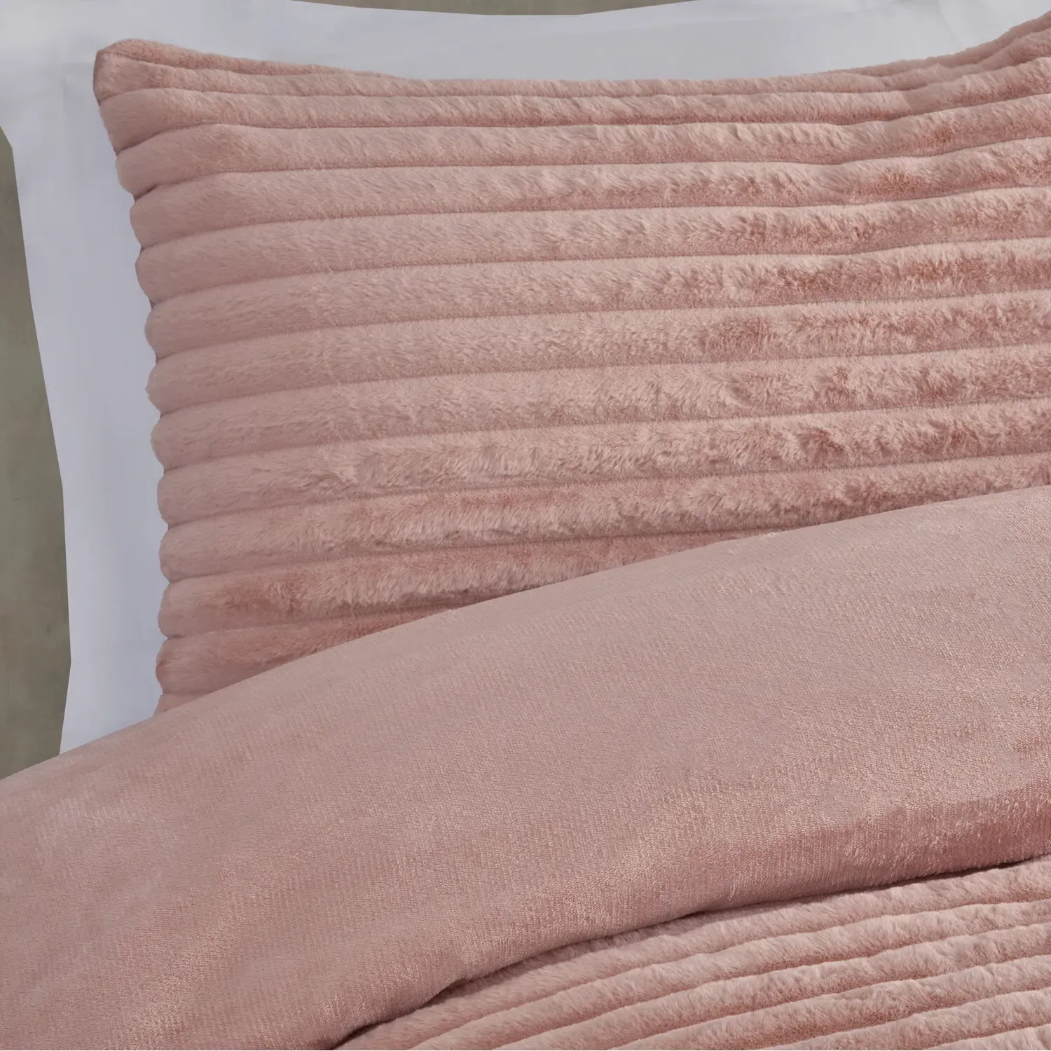 Colorado Double Size Faux Fur Duvet Set - Blush