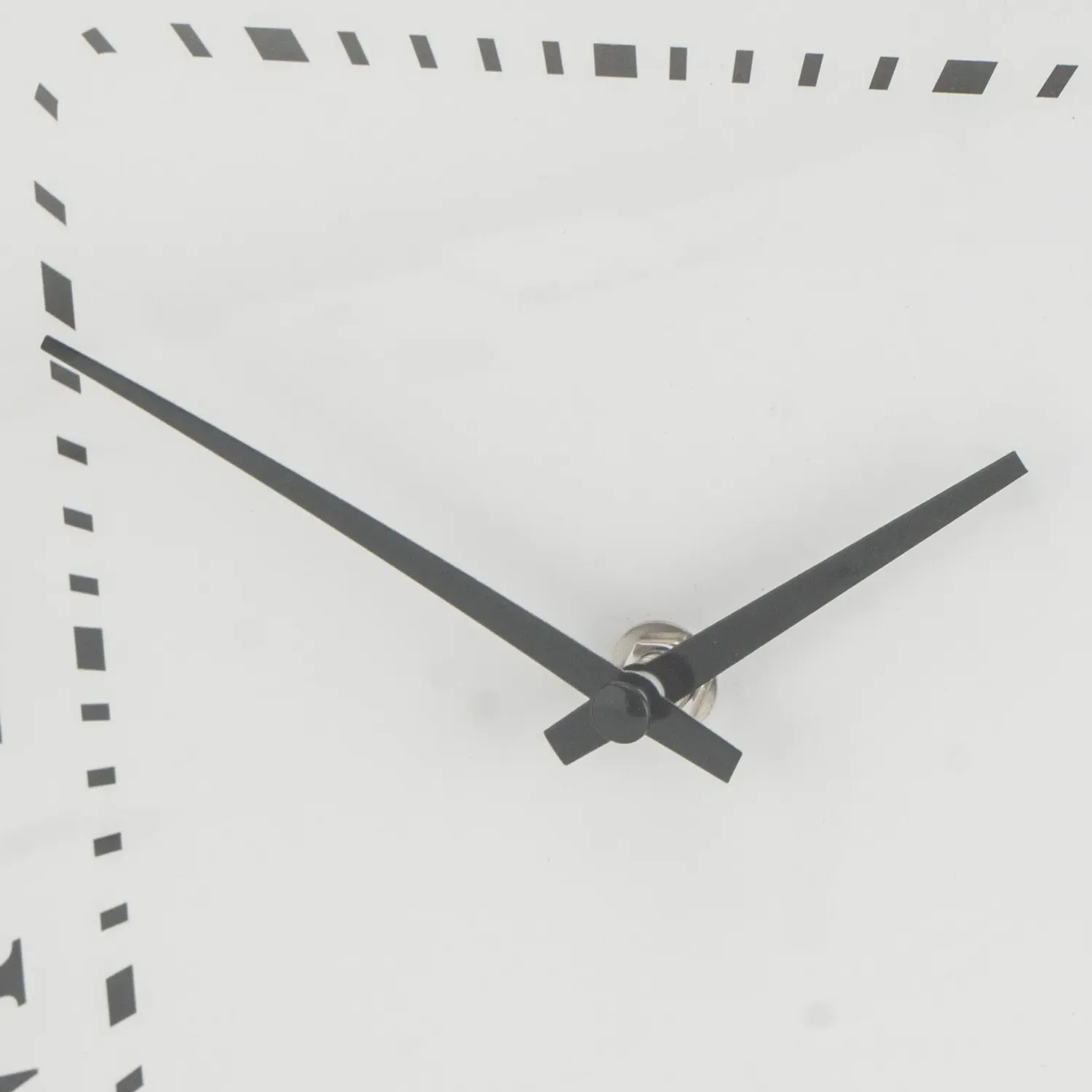 Crushed Crystal Round Wall Clock with Roman Numerals - Clear