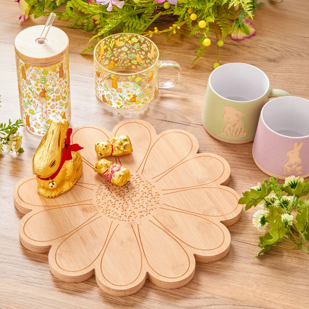 Daisy Daisy-Shaped Serving Board - Wood