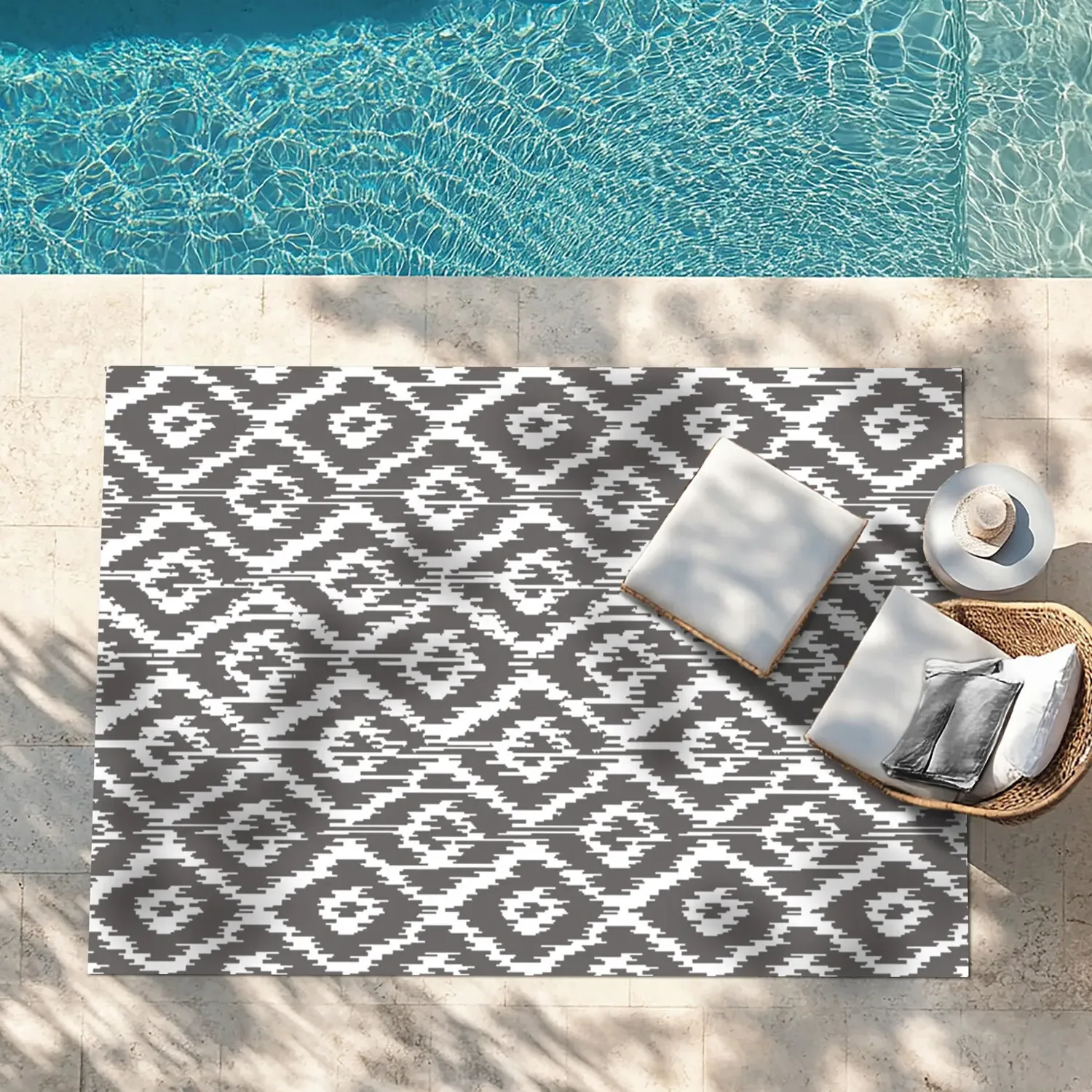 Diamond Haze Reversible Outdoor Rug - Grey
