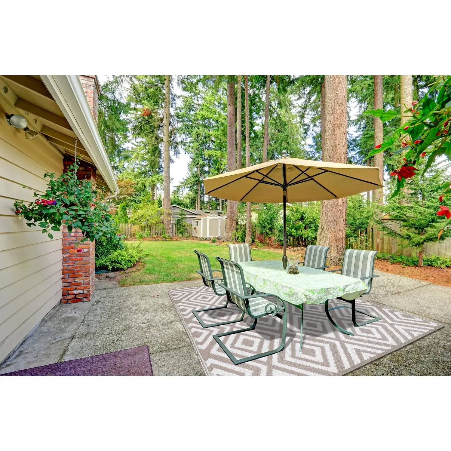 Diamond Outdoor Rug - Taupe