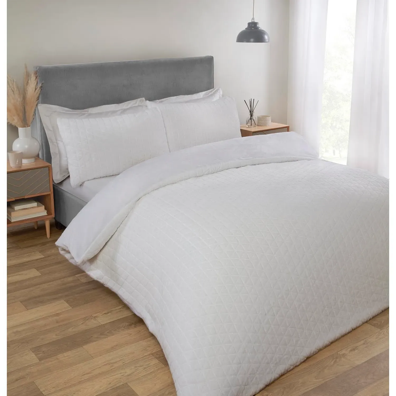 Geo Double Duvet Cover and Pillowcase Set - White, Faux Fur