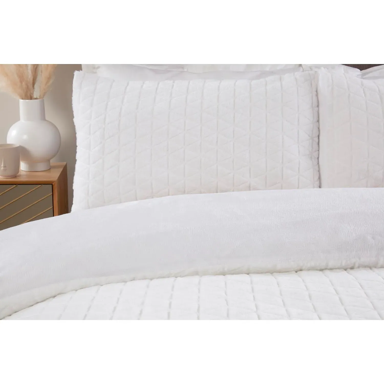 Geo Double Duvet Cover and Pillowcase Set - White, Faux Fur