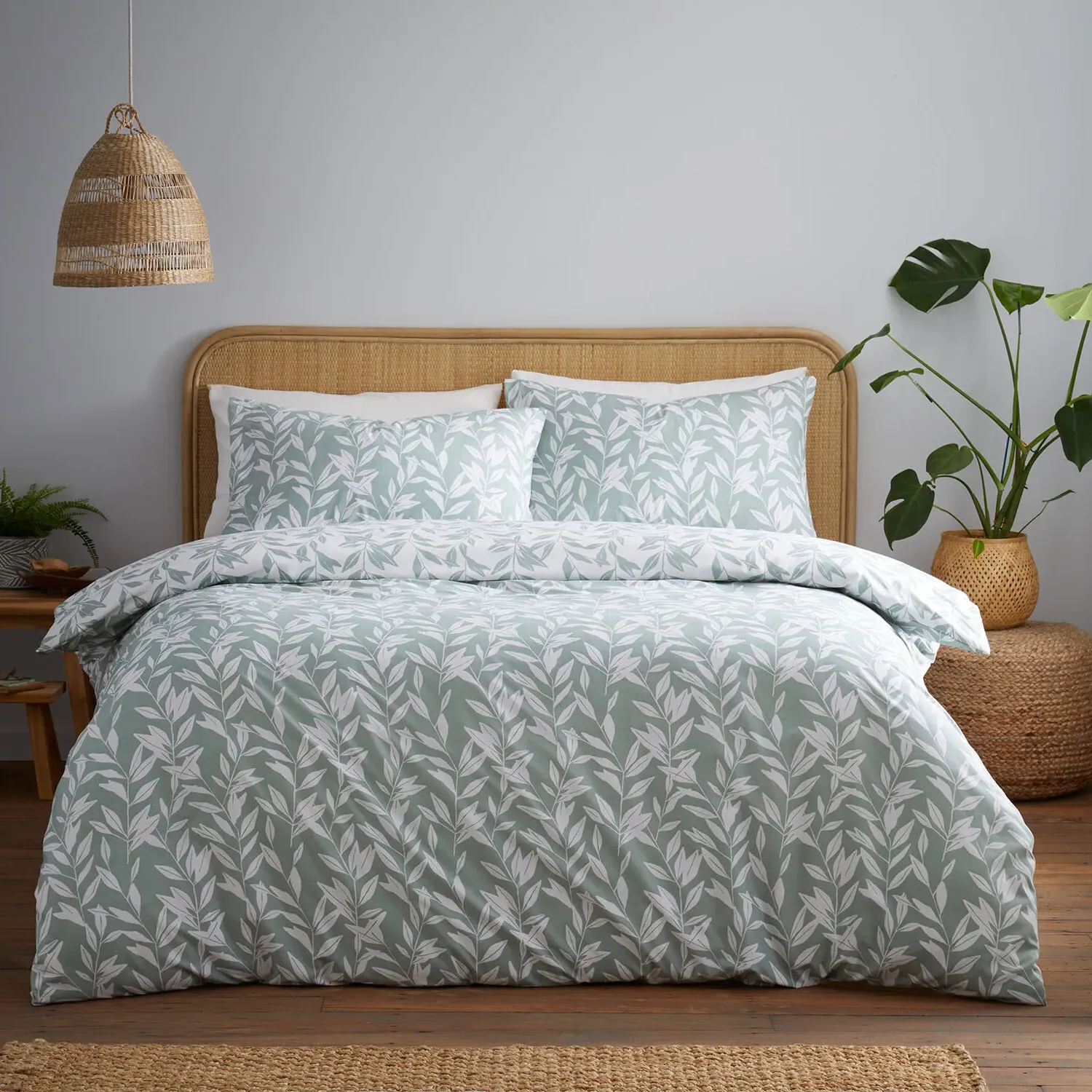 Hallie King Size Duvet Set with Printed Leaves - Sage