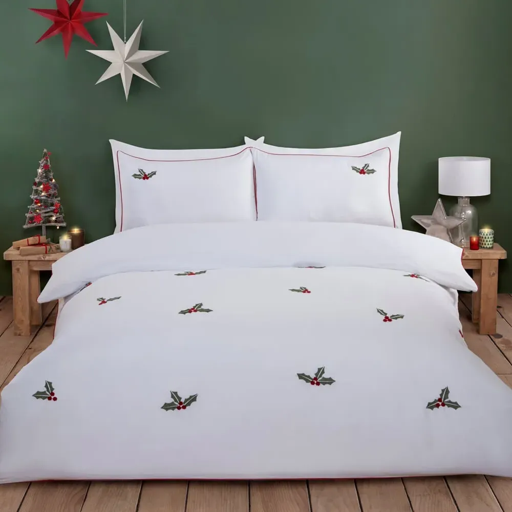 Holly and Berries Double Duvet Set - White image