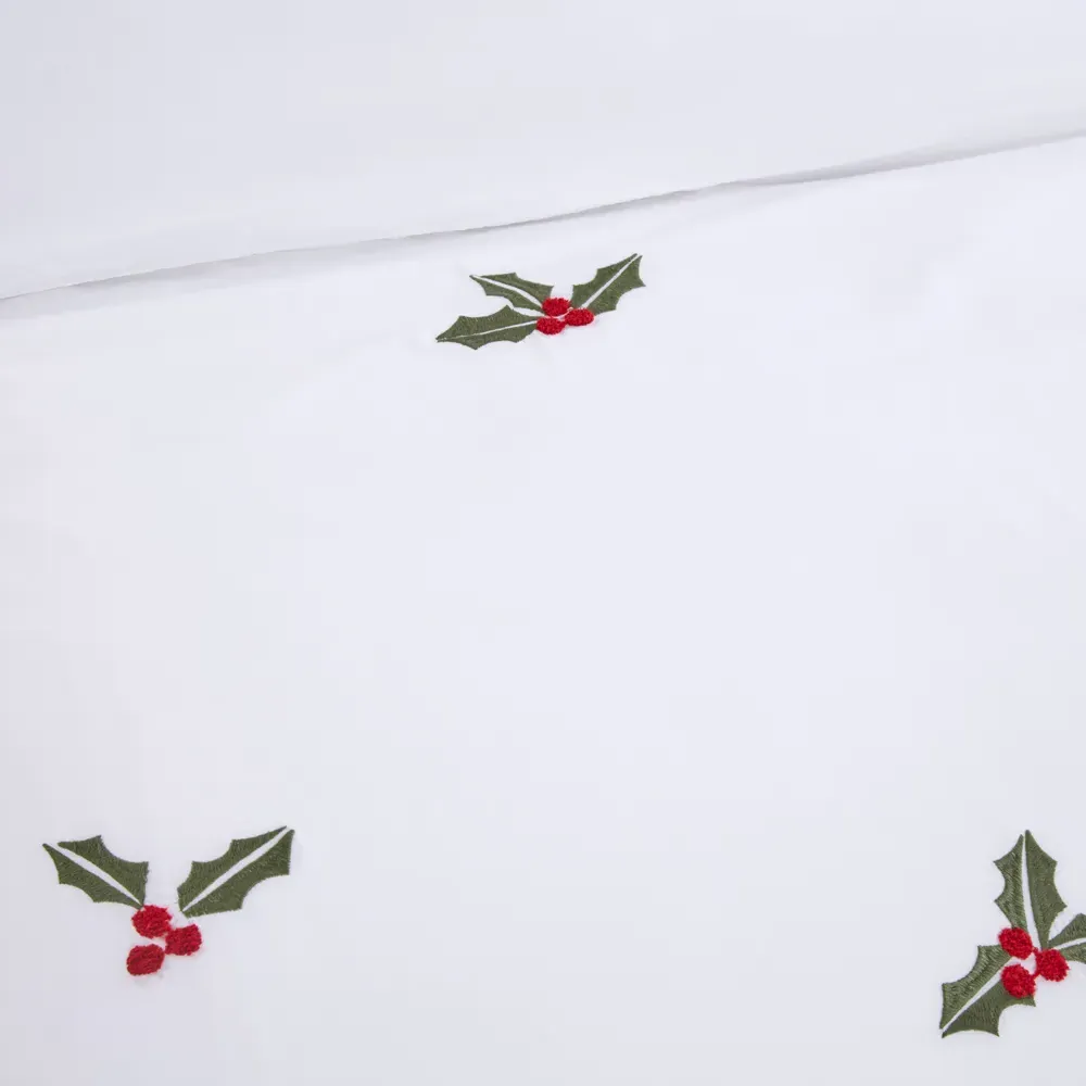 Holly and Berries Super King Duvet Set - White
