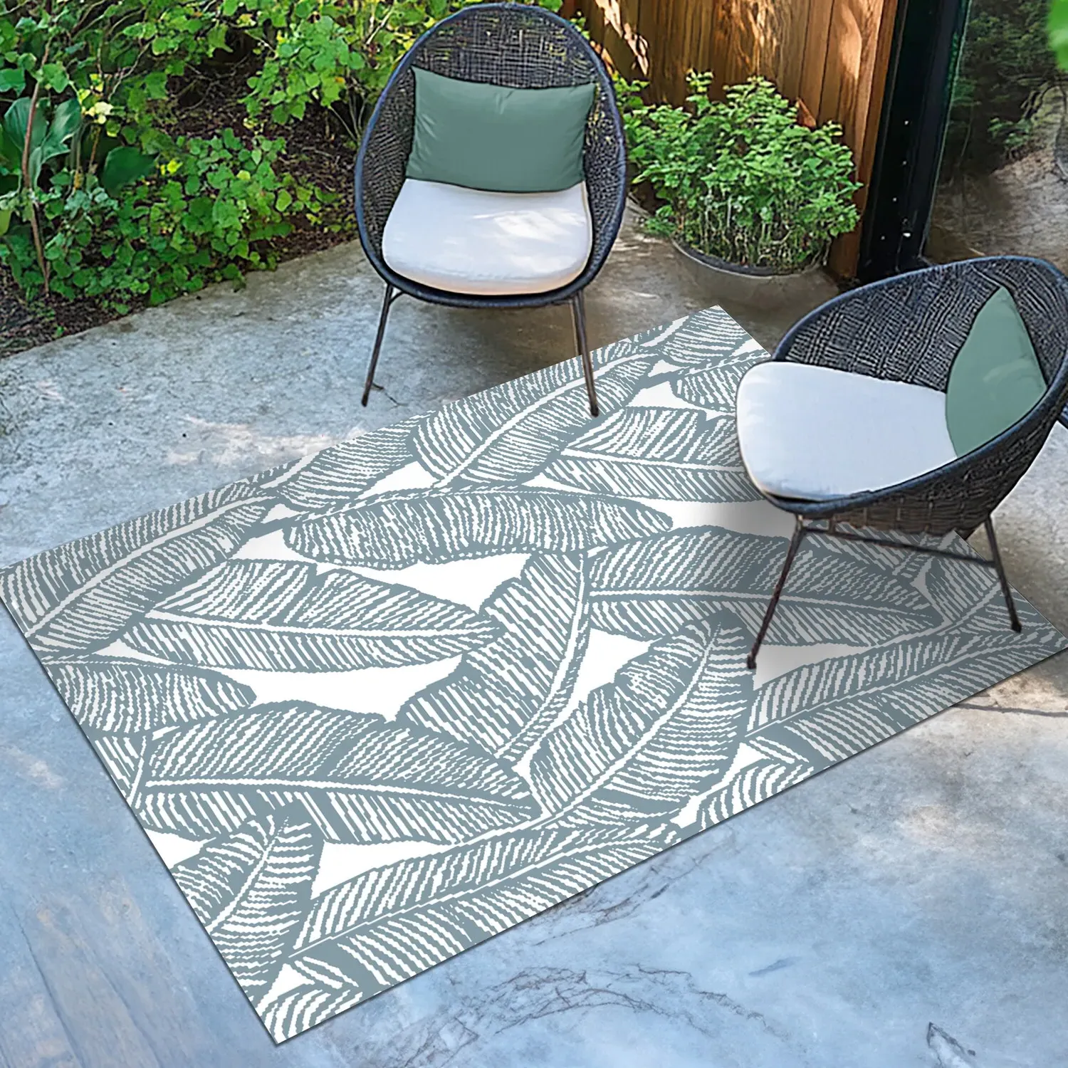 Leaf Reversible Outdoor Rug - Blue