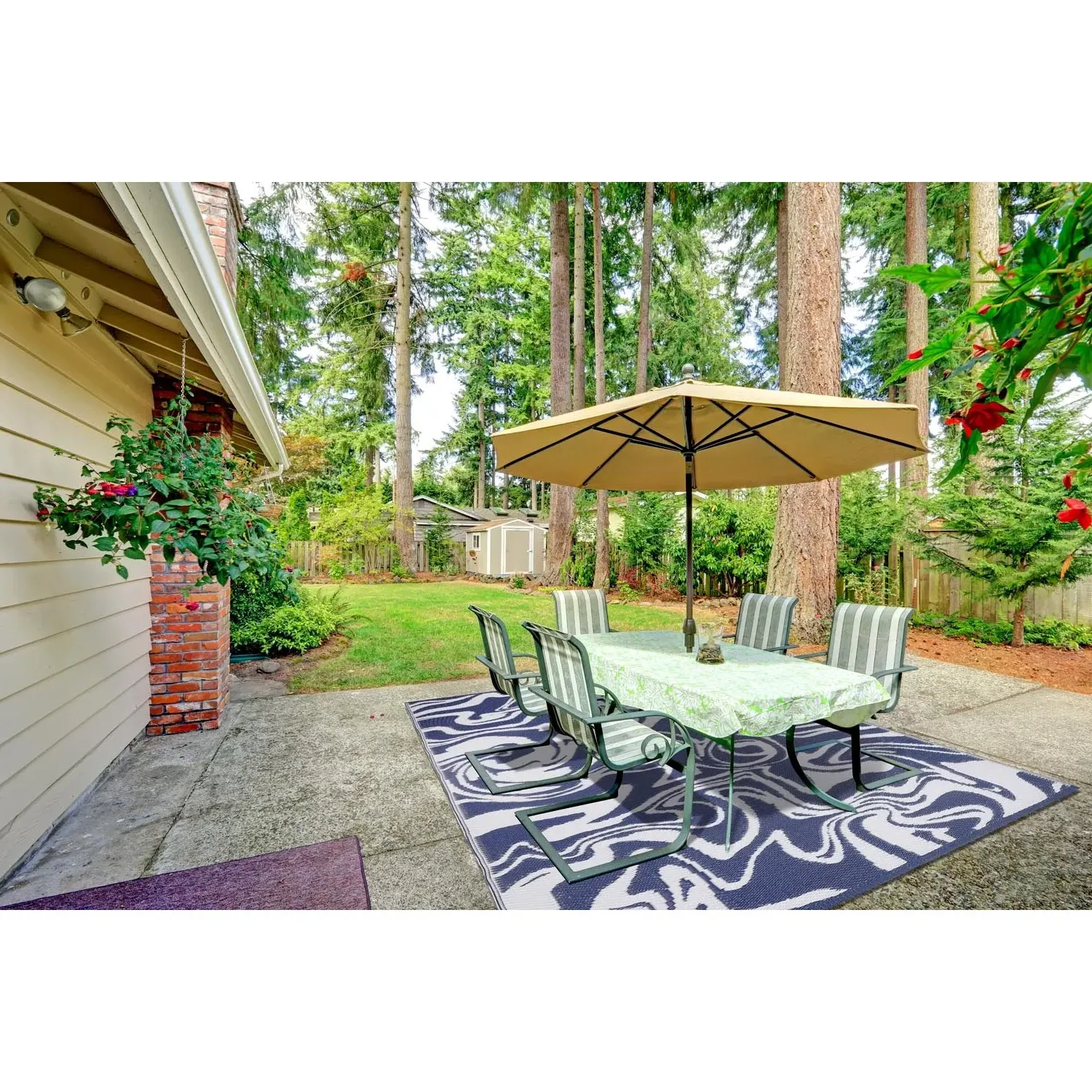 Liquid Marble Outdoor Rug Reversible - Navy, Recycled Plastic