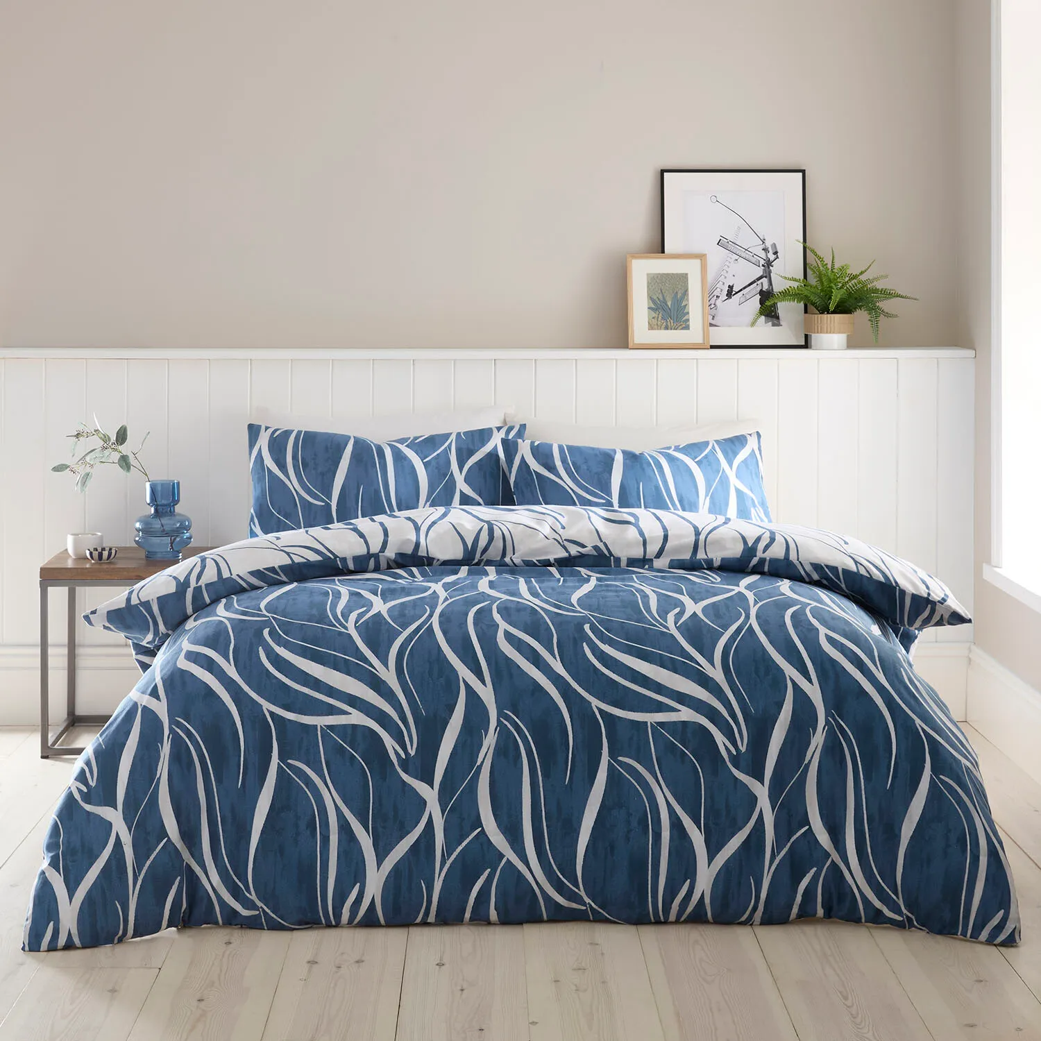 Mira Abstract Double Duvet Set - Navy image